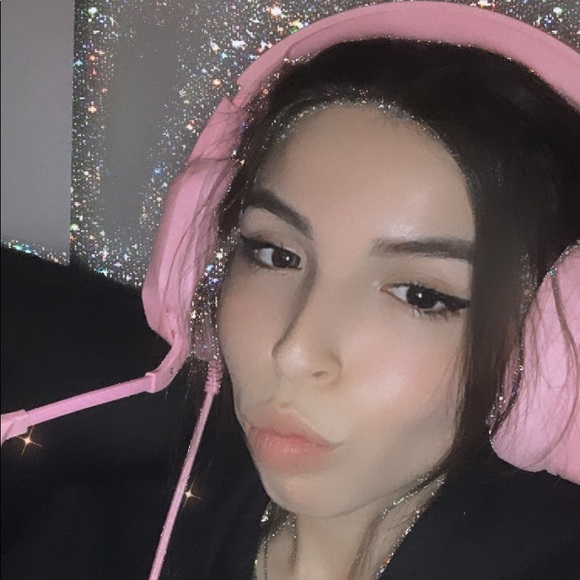 Meet your Posher, Eileen - Picture 1 of 1